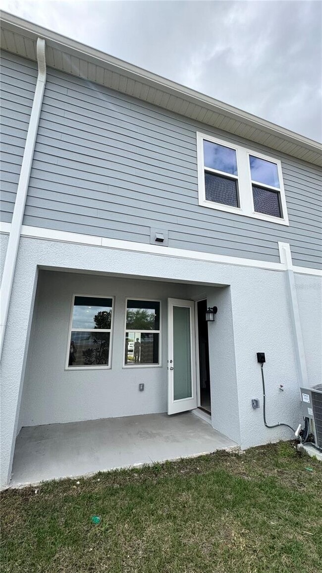 Building Photo - 325 Sol Vis Dr