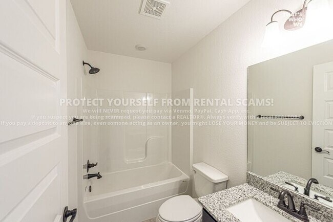 Building Photo - 205 Amber Ln
