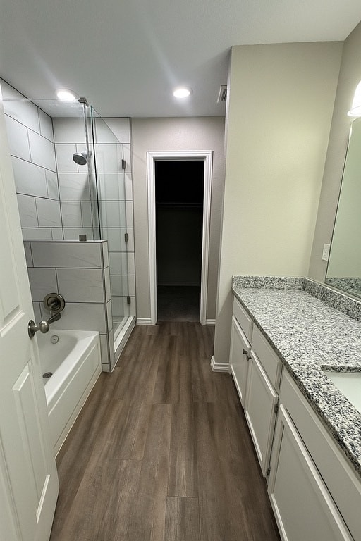 Building Photo - 304 N Essex Dr