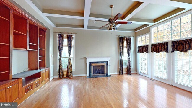 Building Photo - 309 Pure Spring Crescent