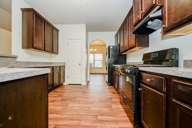 Building Photo - 185 Stillwood Dr