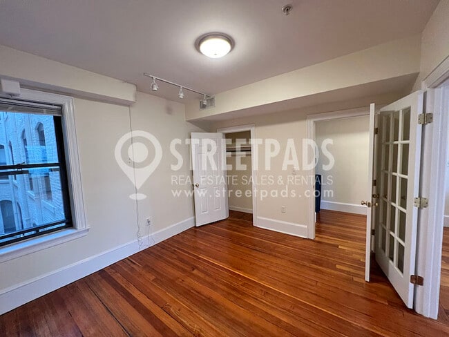 Building Photo - 881 Massachusetts Ave