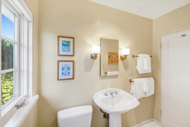 Building Photo - 969 Egan Ave