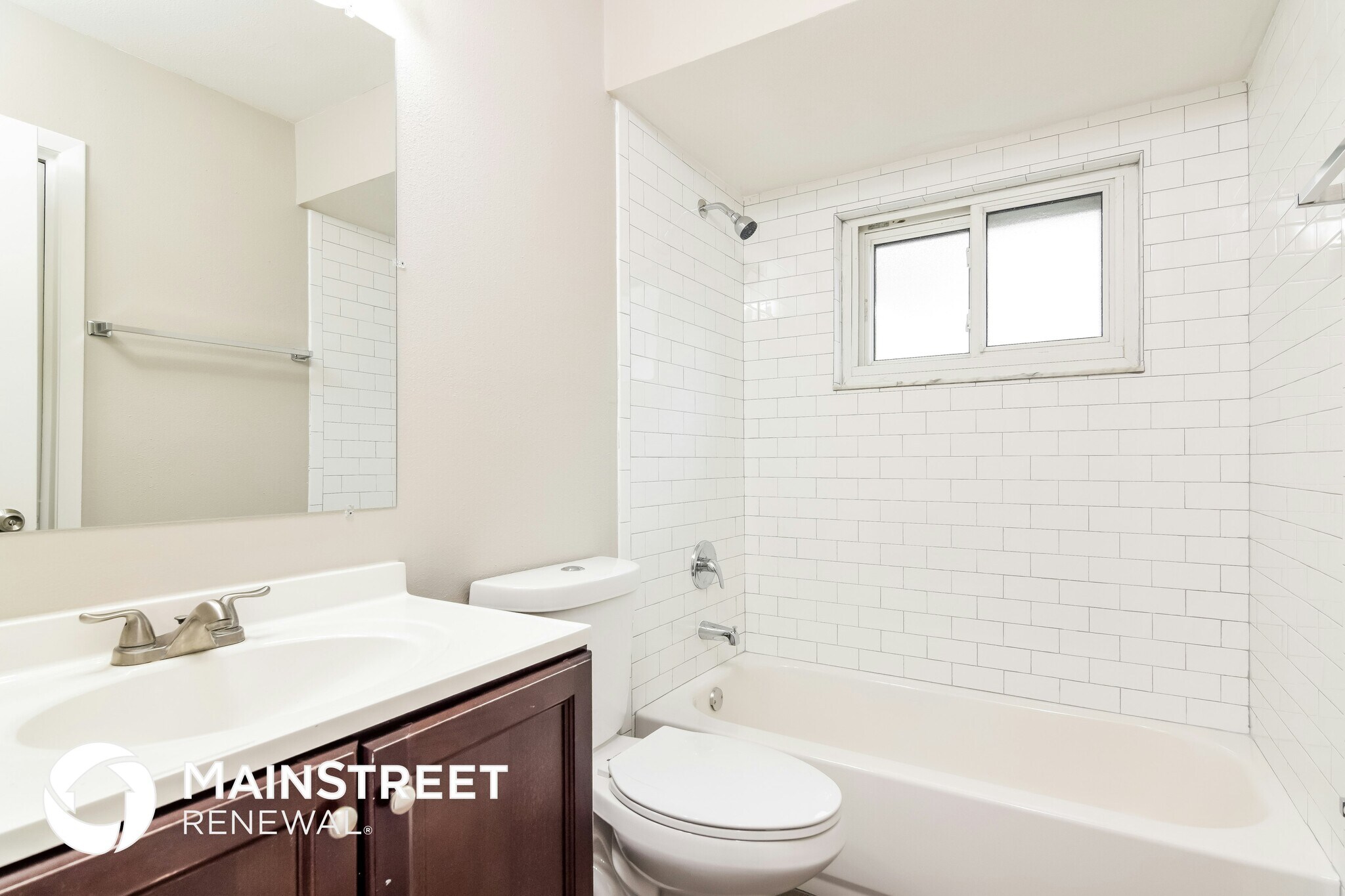 Building Photo - 17606 Shadyside Cir