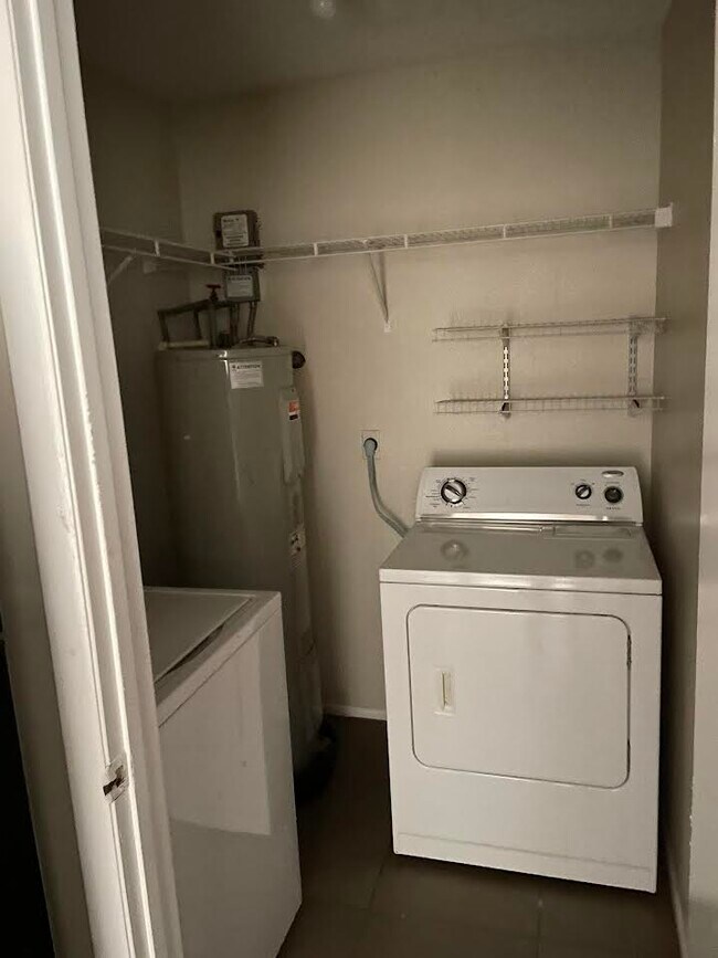 Building Photo - 3028 Parkway Blvd