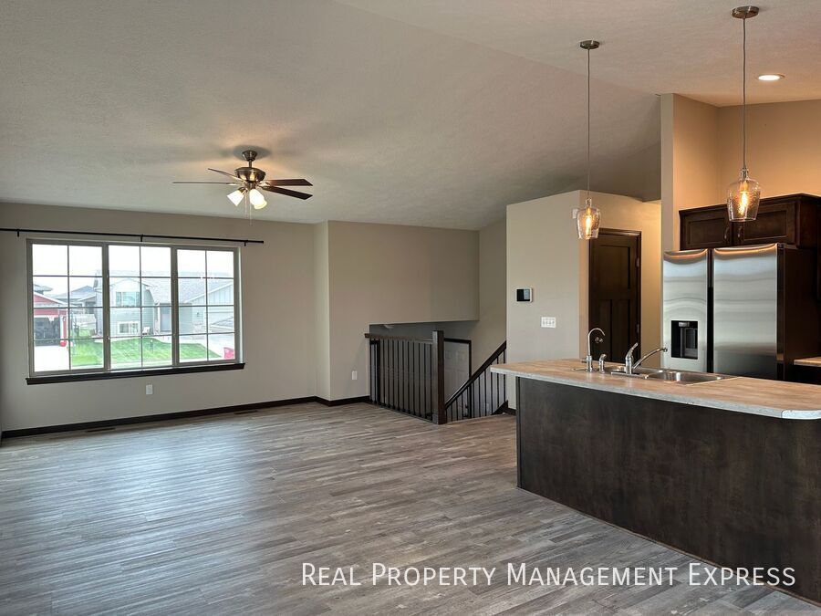 Building Photo - 4 Bedroom 3 Bathroom Home for Rent