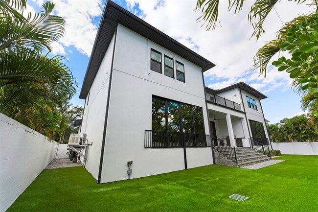 Building Photo - 481 W Davis Blvd