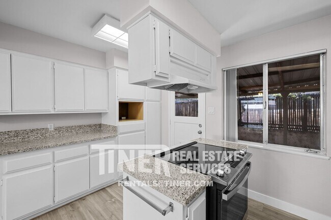 Building Photo - 7851 Winding Way