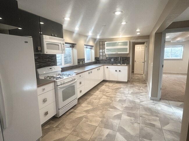 Building Photo - 1094 Gravel Hills Dr