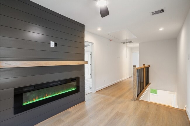 Building Photo - 884 Prosper St