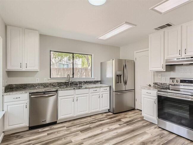 Building Photo - 1520 Curameng Cove