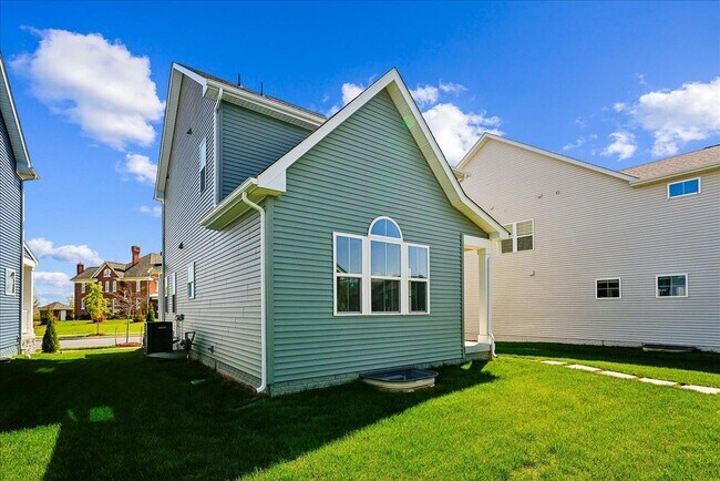 Building Photo - 1303 Potomac View Pkwy