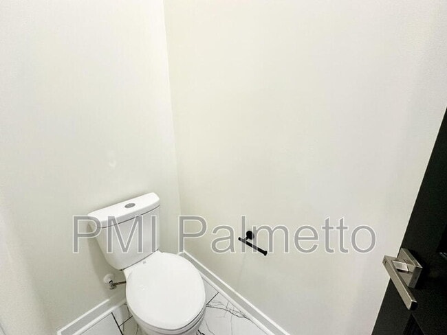 Building Photo - 1121 Zeigler St