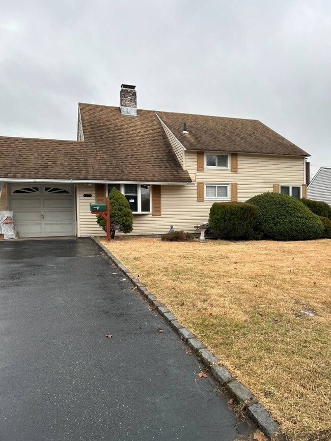 Building Photo - 9 Arcadia Ln