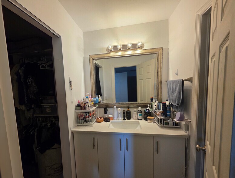 Master Bath - 3425 Timberwood Cir