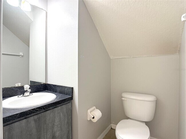 Building Photo - 781 Palmera St