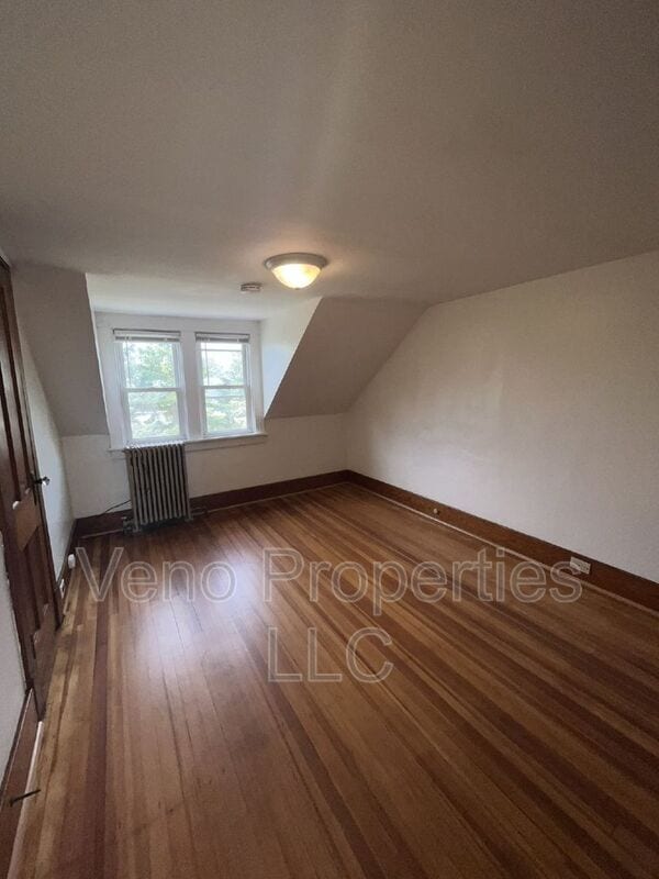 Building Photo - 32 Russell Rd