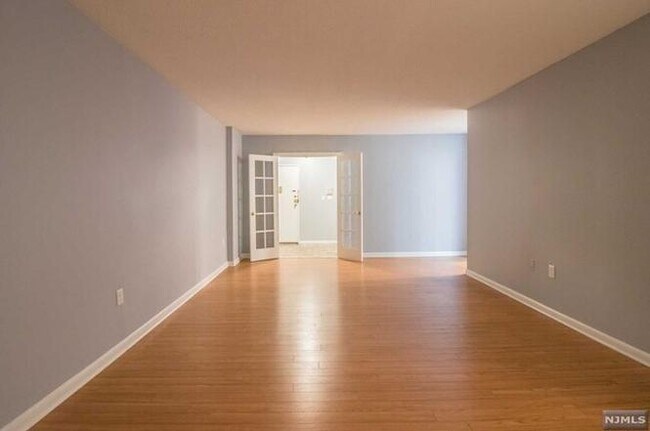 Building Photo - 307 Prospect Ave