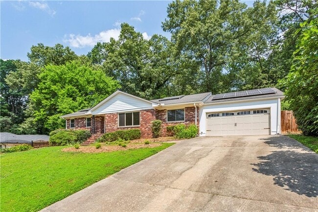 Building Photo - 3292 Ferncliff Pl NE