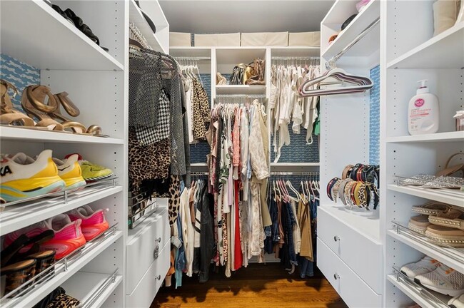 Building Photo - 2373 Virginia Pl NE