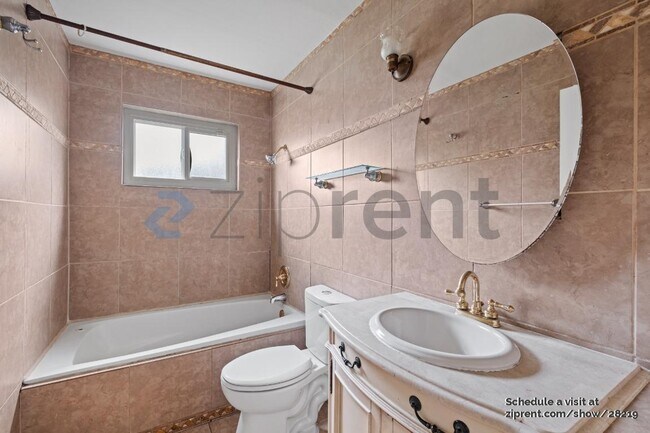 Building Photo - 2123 Peppertree Way