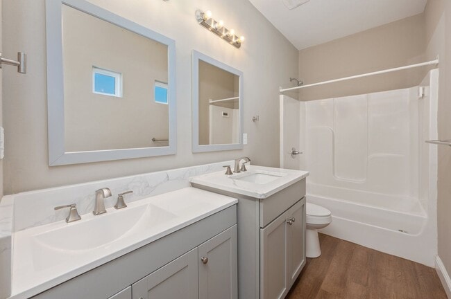 Building Photo - 3 bedroom 2.5 bathroom