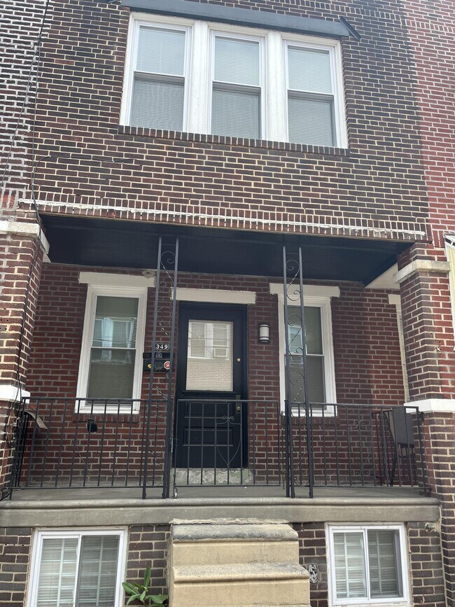 Primary Photo - 1349 S Newkirk St