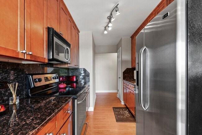 Building Photo - 110 Green Bay Rd