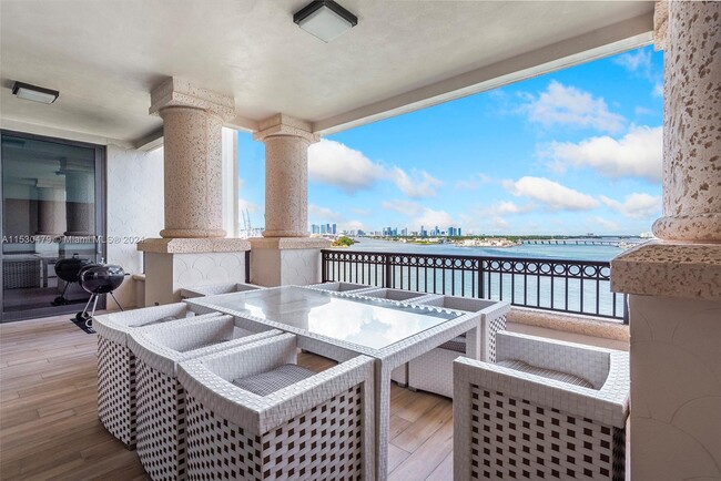 Building Photo - 6800 Fisher Island Dr