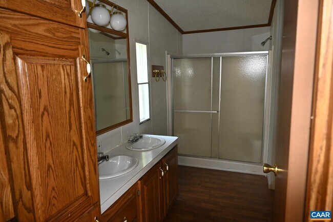Building Photo - 289 Community House Rd