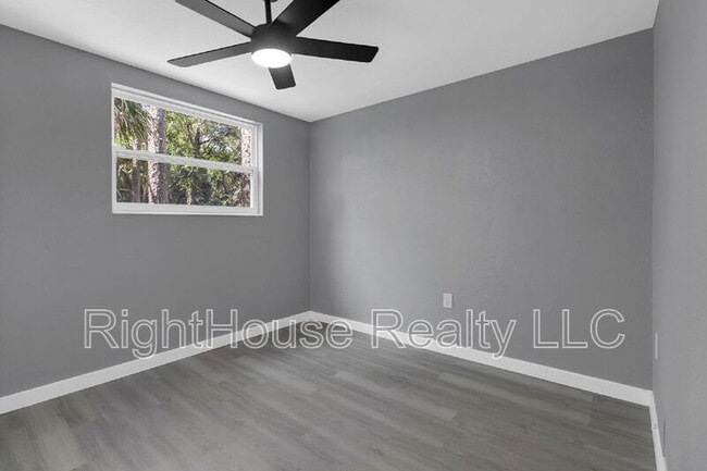 Building Photo - 315 Bayview St