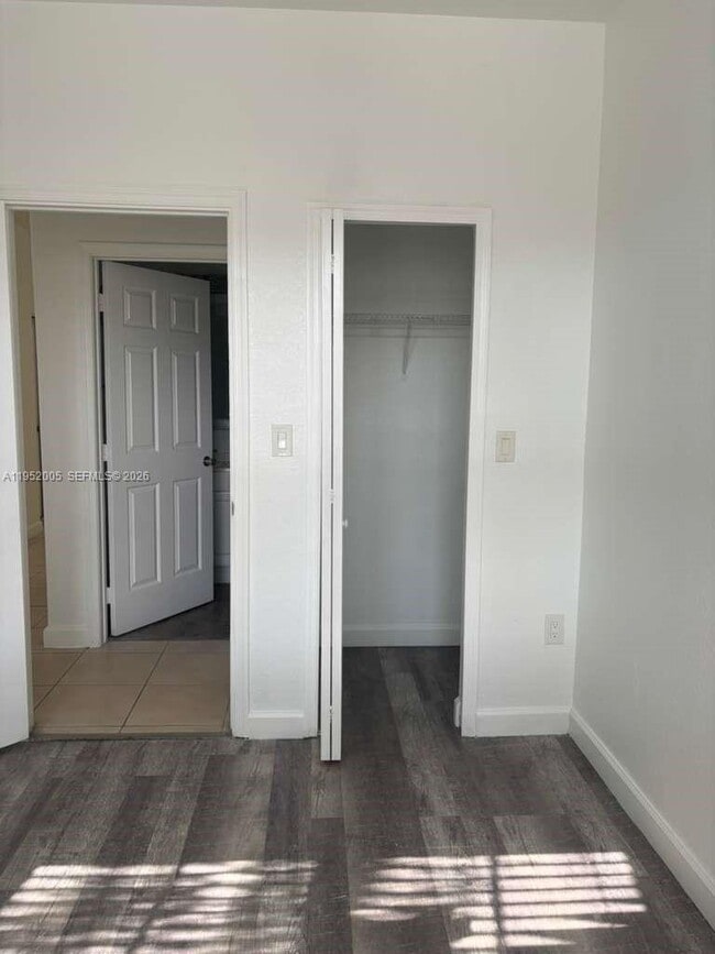 Building Photo - 2532 SE 15th Ct