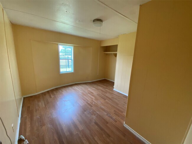 Building Photo - 205 Rd 3401