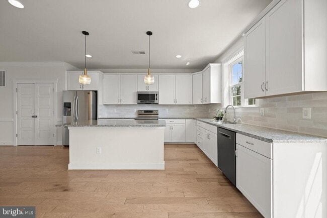 Building Photo - 212 Upper Brook Terrace