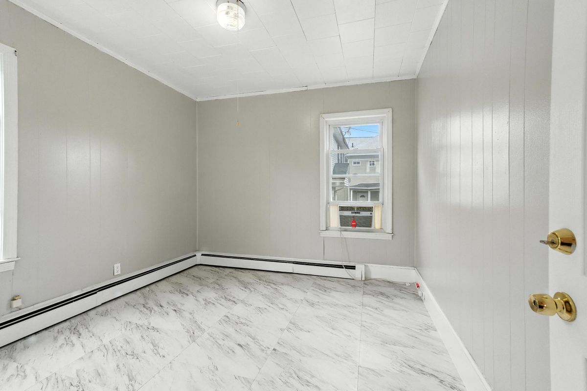 Building Photo - 439 Lowell St