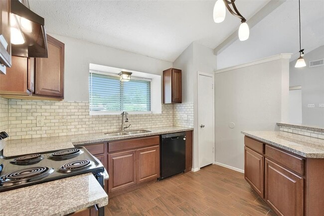 Building Photo - 2502 Ewell Dr