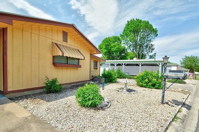 Building Photo - 111 Arizona Ash Dr