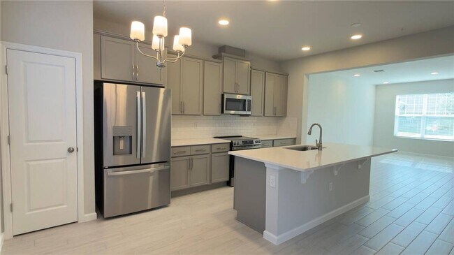 Building Photo - 438 Lady Palm St