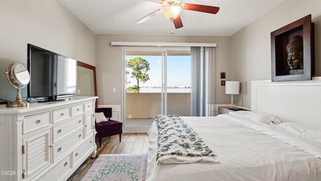 Building Photo - 2400 Grandiflora Blvd