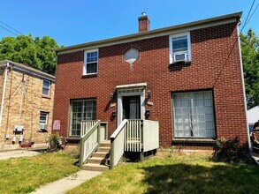 Building Photo - 853-855 Ballard SE