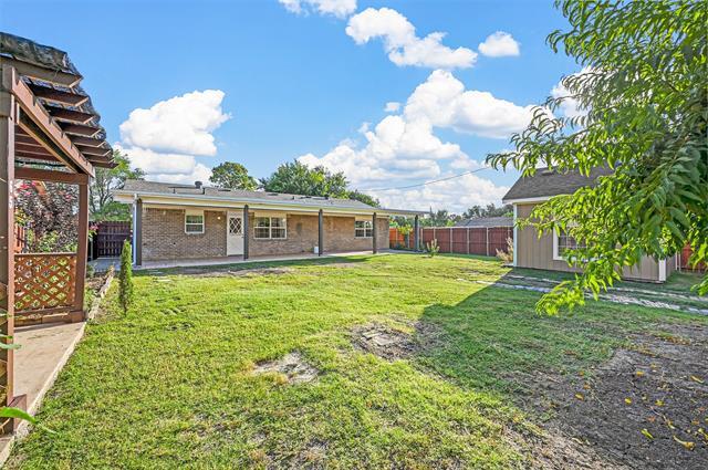 Building Photo - 301 W Grenoble Dr