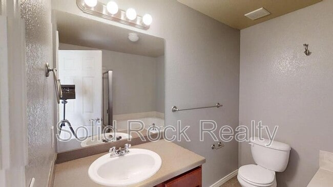 Building Photo - 6161 Kingdom Vw