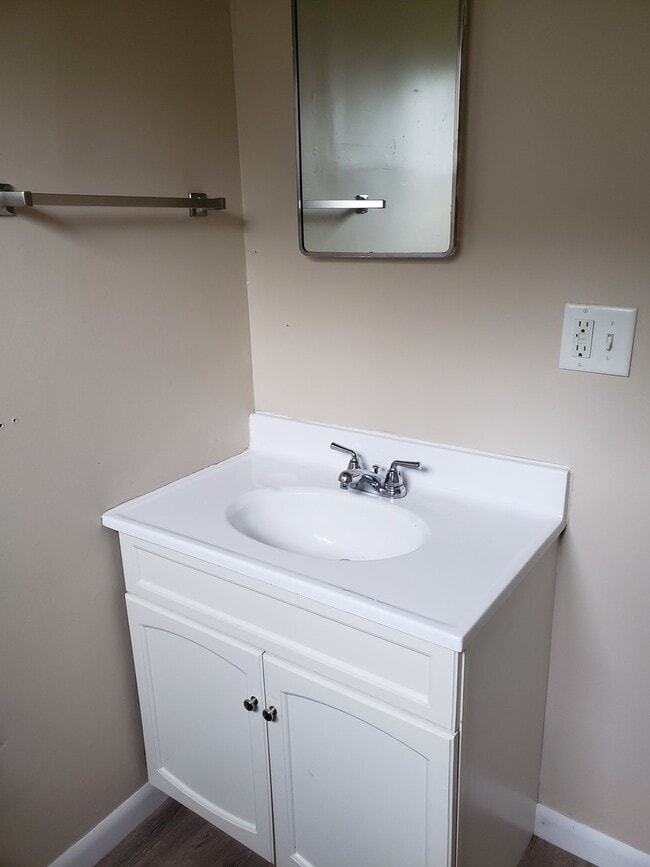 Building Photo - 912 S 4th Ave