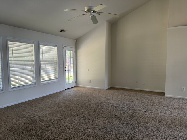 Building Photo - Arrowhead Golf Community