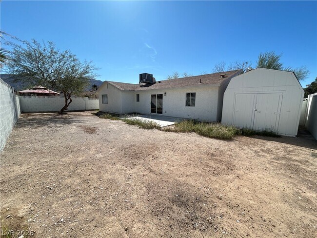 Building Photo - 5682 E Monroe Ave