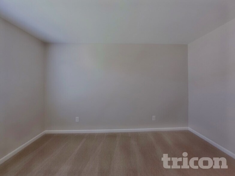 Building Photo - 831 Dovefield Ln