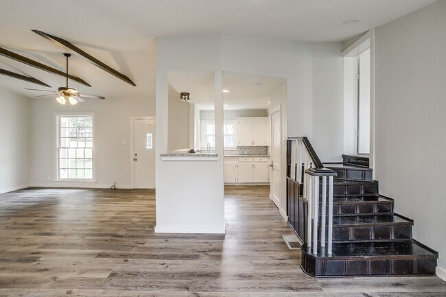 Building Photo - Fully Remodeled 3 Bed, 2 Bath Home in River Oaks w/ Basement- 76114
