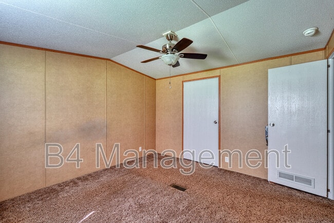 Building Photo - 242 State Rd S-44-68