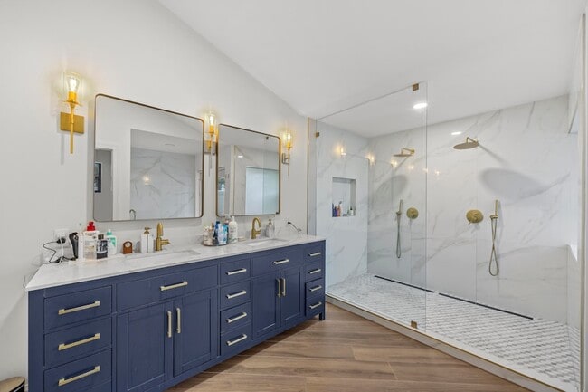 Building Photo - 845 NE Mulberry Dr