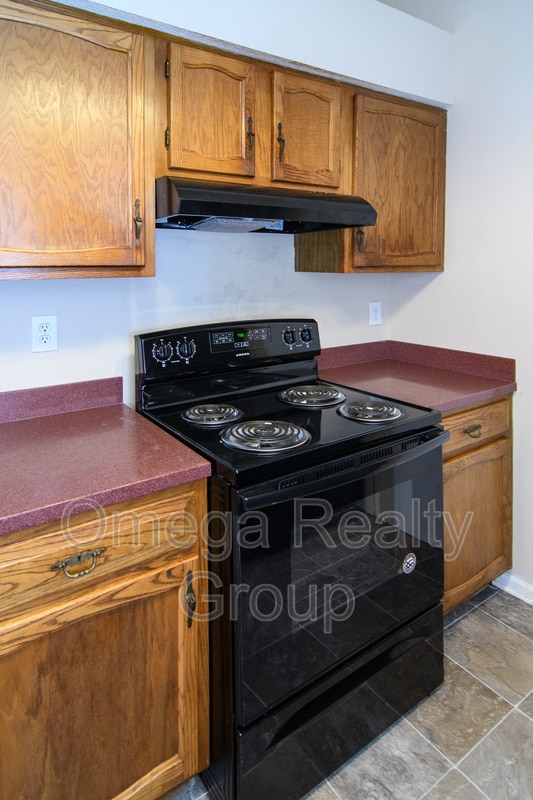 Building Photo - 2404 Glenmore Ct